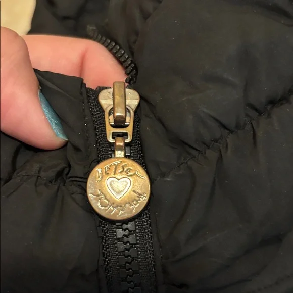 Betsey Johnson Black Puffer Coat with Quilted Sleeves - Picture 4 of 7